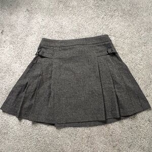 MNG Buckle pleated mini skirt